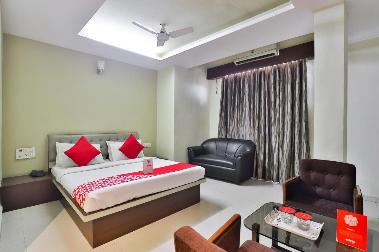 Oyo 19637 Hotel Mansi Sherotene Vapi Luaran gambar
