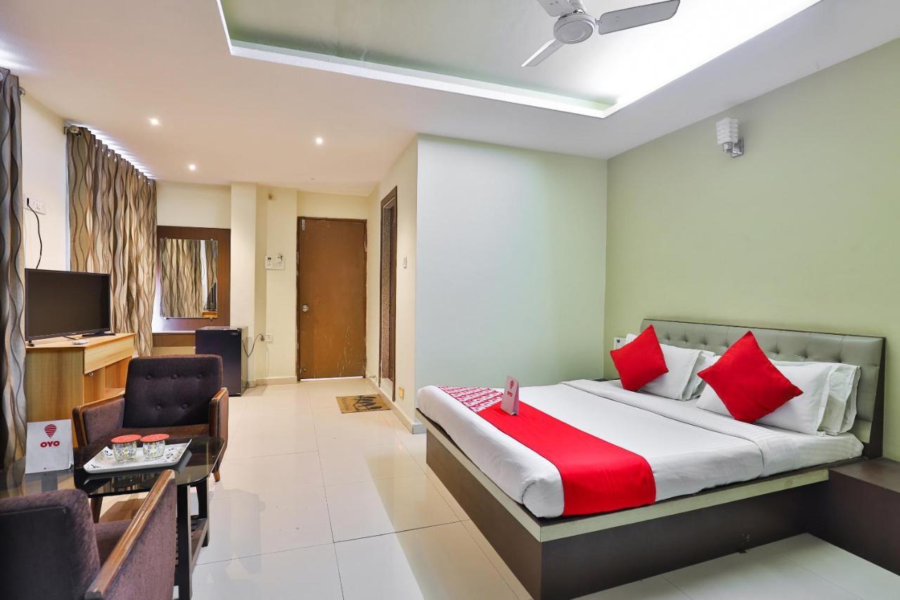 Oyo 19637 Hotel Mansi Sherotene Vapi Luaran gambar