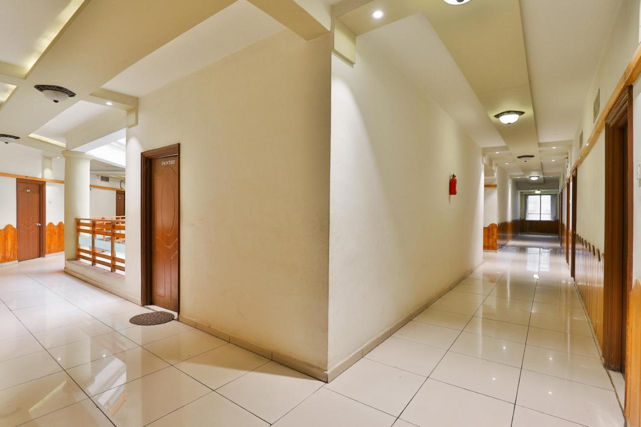 Oyo 19637 Hotel Mansi Sherotene Vapi Luaran gambar