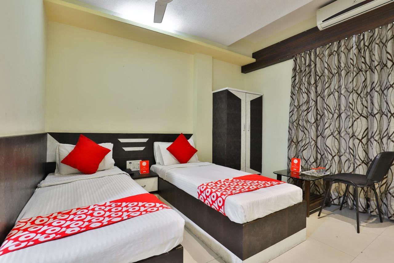 Oyo 19637 Hotel Mansi Sherotene Vapi Luaran gambar