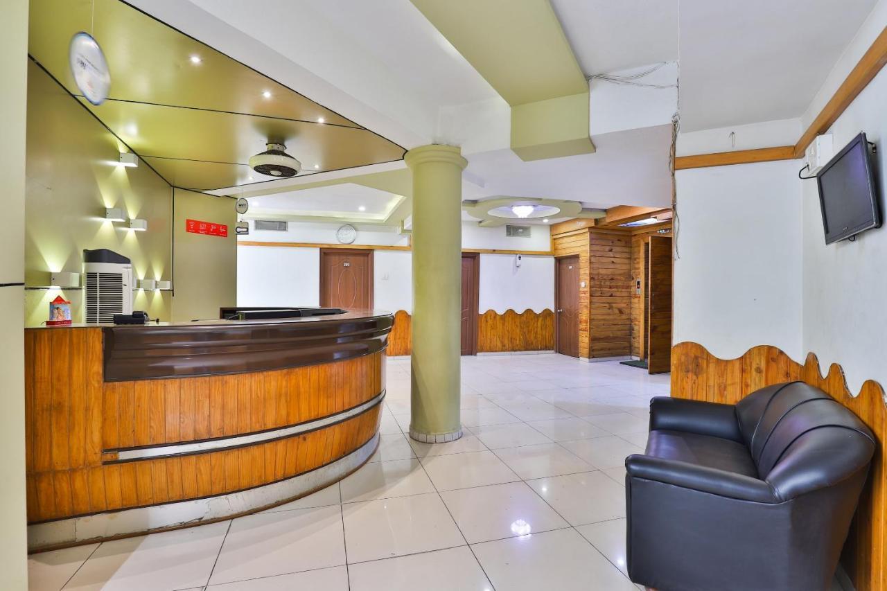 Oyo 19637 Hotel Mansi Sherotene Vapi Luaran gambar
