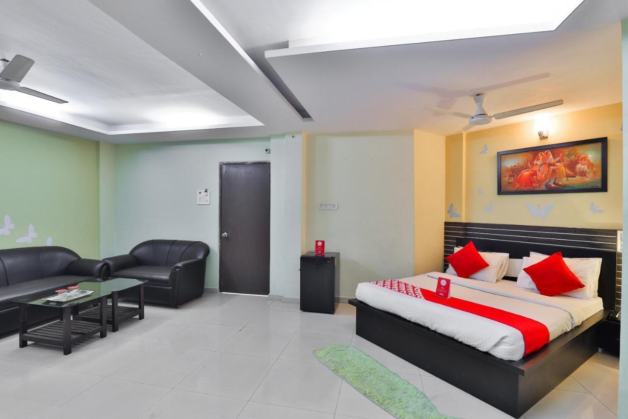 Oyo 19637 Hotel Mansi Sherotene Vapi Luaran gambar